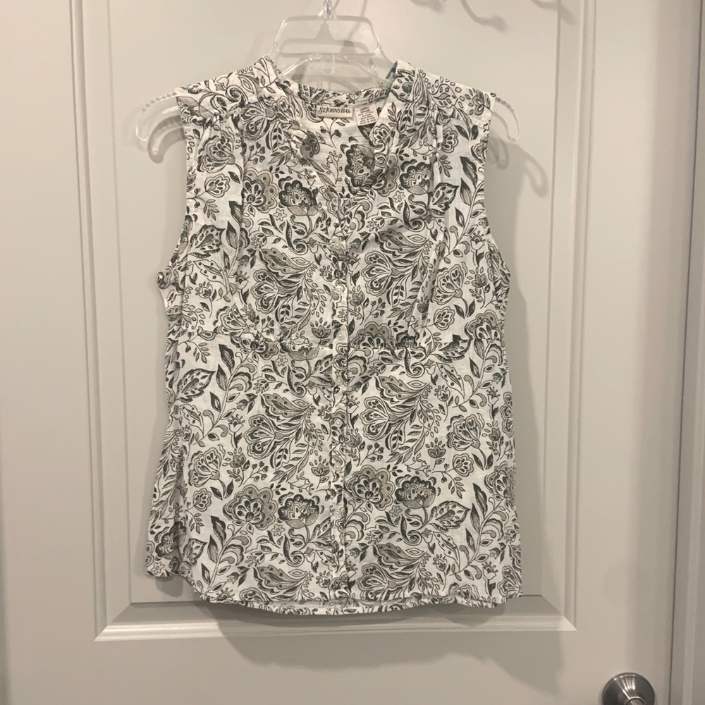 Women’s sleeveless top